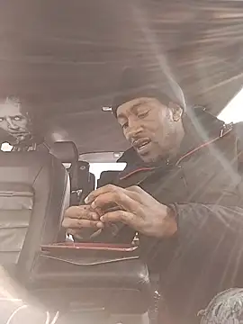 Snapshot of markquanna chatting on December 2025 06:57:02 PM markquanna online show from December 2025 06:57:02 PM