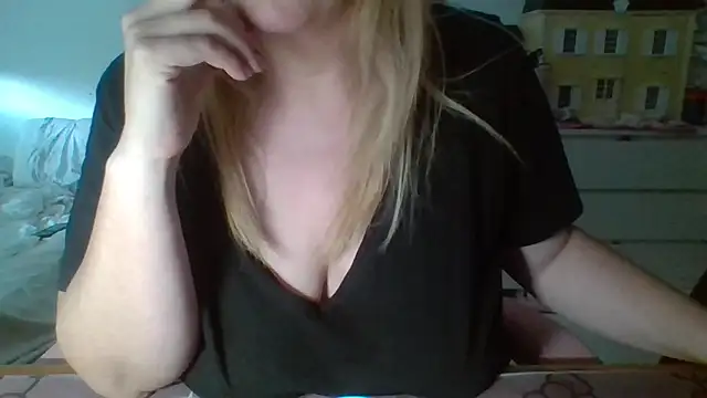 Snapshot of BondageGirl35 chatting on June 2026 06:13:02 PM BondageGirl35 online show from June 2026 06:13:02 PM