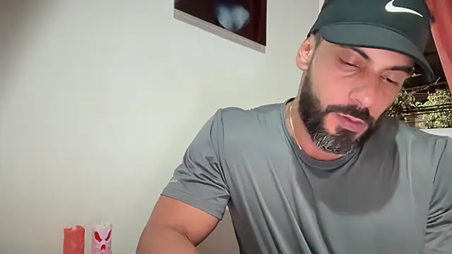 romeolovedark online show from November 2025 04:56:01 AM