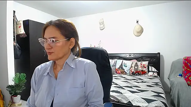 Xiimen online show from February 2025 03:59:01 AM