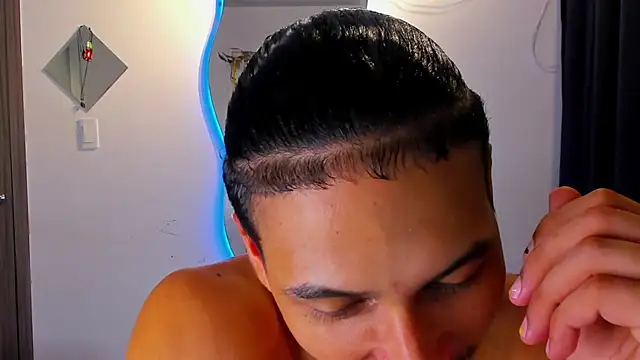 Snapshot of Kris_Khalifa69 chatting on September 2025 01:29:01 AM Kris Khalifa69 online show from September 2025 01:29:01 AM