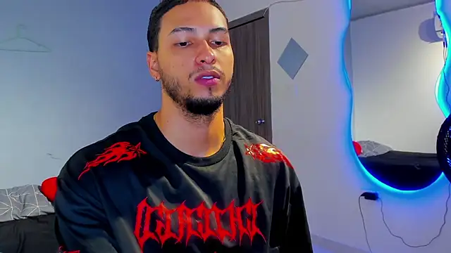 Snapshot of Kris_Khalifa69 chatting on February 2026 02:56:02 PM Kris Khalifa69 online show from February 2026 02:56:02 PM