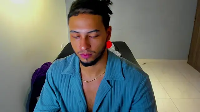 Snapshot of Kris_Khalifa69 chatting on February 2026 12:21:01 PM Kris Khalifa69 online show from February 2026 12:21:01 PM