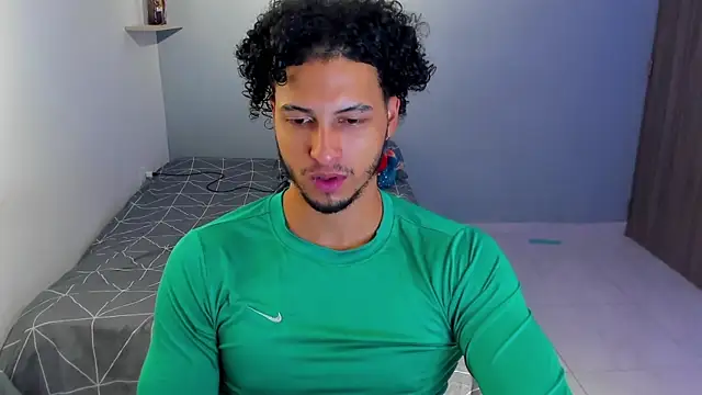 Snapshot of Kris_Khalifa69 chatting on February 2026 05:04:01 AM Kris Khalifa69 online show from February 2026 05:04:01 AM