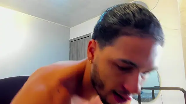 Snapshot of Kris_Khalifa69 chatting on February 2026 03:53:01 PM Kris Khalifa69 online show from February 2026 03:53:01 PM