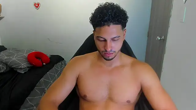 Snapshot of Kris_Khalifa69 chatting on July 2026 10:03:01 PM Kris Khalifa69 online show from July 2026 10:03:01 PM