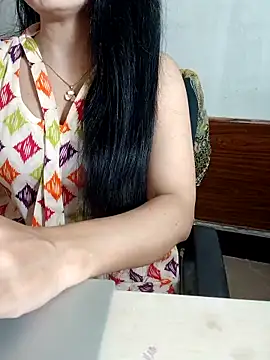 Snapshot of Chanchal--Navya chatting on May 2026 05:43:01 PM Chanchal--Navya online show from May 2026 05:43:01 PM