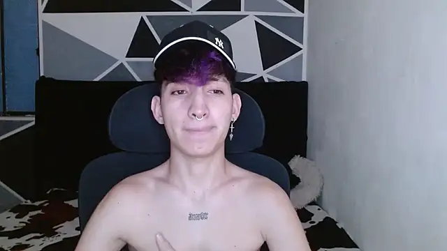 littlextreme online show from December 2024 02:41:01 AM