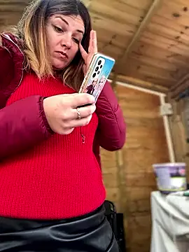 Snapshot of DaisyVibesss chatting on December 2024 10:01:02 AM DaisyVibesss online show from December 2024 10:01:02 AM