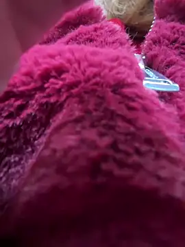 Snapshot of DaisyVibesss chatting on December 2024 01:07:02 PM DaisyVibesss online show from December 2024 01:07:02 PM