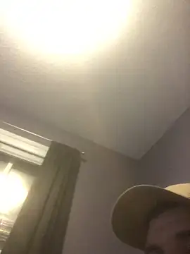 Snapshot of Hugetings chatting on December 2024 09:20:02 AM Hugetings online show from December 2024 09:20:02 AM