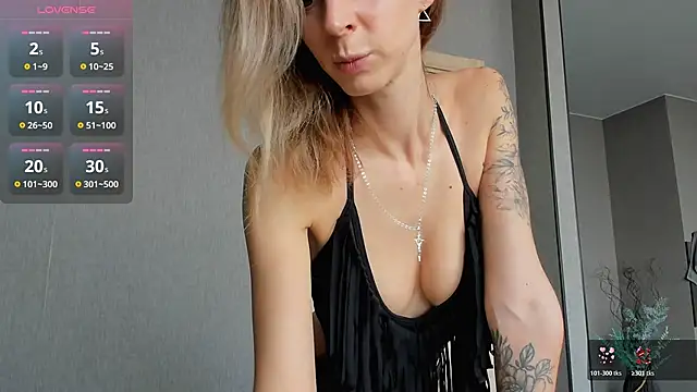 Snapshot of XValkyrieX chatting on November 2025 12:15:02 PM XValkyrieX online show from November 2025 12:15:02 PM