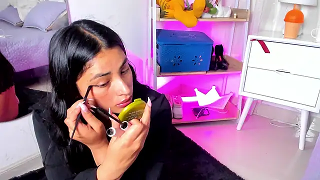 Snapshot of Kirara_22 chatting on May 2026 09:35:02 PM Kirara 22 online show from May 2026 09:35:02 PM