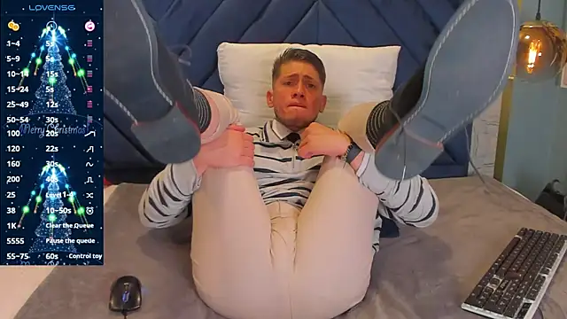 Snapshot of SebastianMaximoff chatting on December 2024 03:20:02 PM SebastianMaximoff online show from December 2024 03:20:02 PM