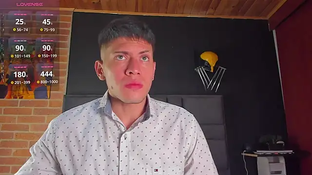 Snapshot of SebastianMaximoff chatting on March 2025 11:32:01 AM SebastianMaximoff online show from March 2025 11:32:01 AM