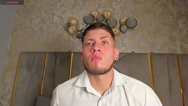 Snapshot of SebastianMaximoff chatting on November 2025 07:24:01 PM SebastianMaximoff online show from November 2025 07:24:01 PM