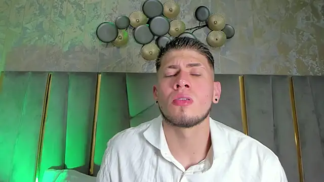 Snapshot of SebastianMaximoff chatting on November 2025 08:12:01 PM SebastianMaximoff online show from November 2025 08:12:01 PM