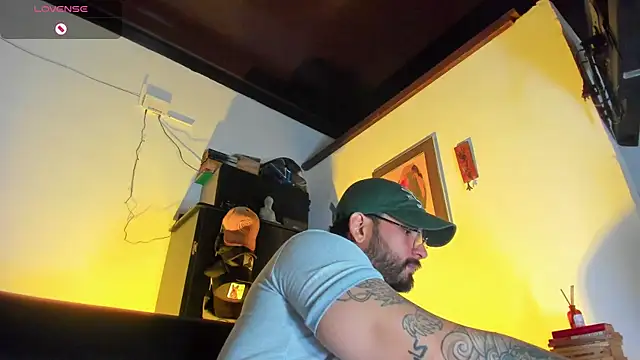 CamiloGray  online show from November 2025 01:54:02 PM