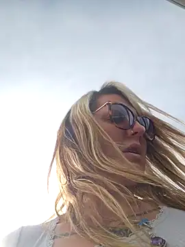 SheIsSomething online show from January 2025 09:48:02 PM