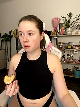 sweetest pie online show from November 2025 11:47:02 PM