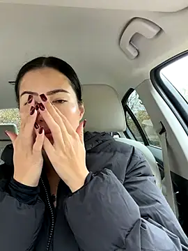 clairewntr online show from November 2025 10:39:02 AM