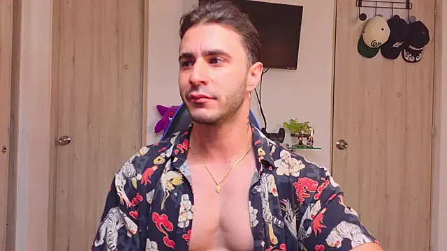 Latino stud4u online show from July 2026 07:49:02 PM