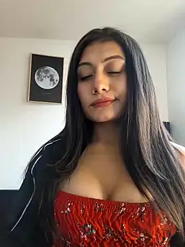 Snapshot of _Danna chatting on January 2025 07:43:01 PM  Danna online show from January 2025 07:43:01 PM