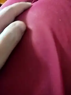 Snapshot of LovlyAnnie chatting on November 2025 10:10:02 AM LovlyAnnie online show from November 2025 10:10:02 AM