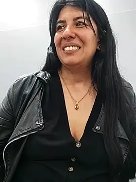 aisha latina online show from March 2025 07:50:02 PM