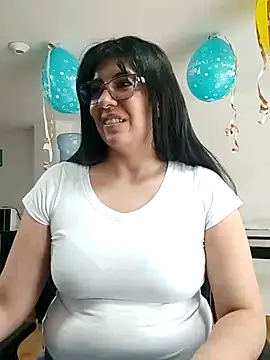 Snapshot of aisha_latina chatting on June 2026 02:41:01 PM aisha latina online show from June 2026 02:41:01 PM