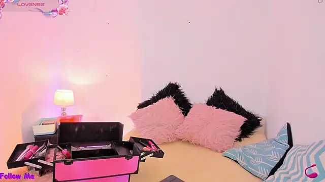 SophieRossi online show from November 2025 04:12:01 AM