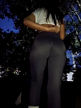 Snapshot of Yuky_ta chatting on March 2025 11:38:02 PM Yuky ta online show from March 2025 11:38:02 PM