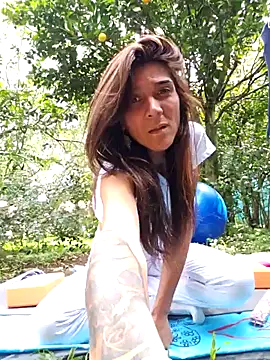 Snapshot of Yuky_ta chatting on November 2025 05:02:01 PM Yuky ta online show from November 2025 05:02:01 PM