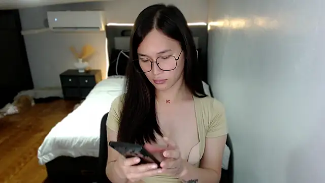 AmazingLuchie online show from June 2026 05:32:02 AM