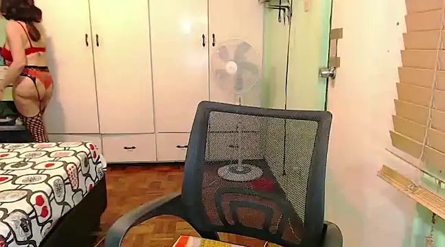 Snapshot of Ezradeliciosa chatting on December 2024 02:08:02 AM Ezradeliciosa online show from December 2024 02:08:02 AM