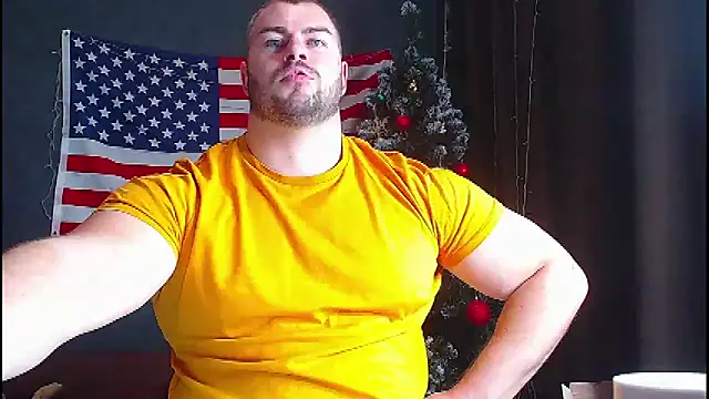 Snapshot of muscularjohnforuX chatting on December 2024 07:21:01 PM muscularjohnforuX online show from December 2024 07:21:01 PM