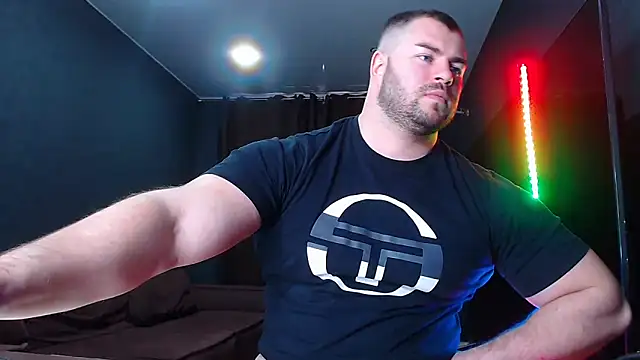 Snapshot of muscularjohnforuX chatting on February 2025 12:21:01 PM muscularjohnforuX online show from February 2025 12:21:01 PM