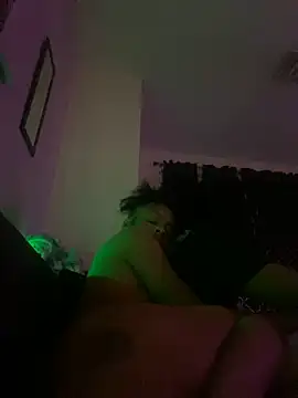 Snapshot of CutieFrmthehood chatting on December 2024 02:53:01 AM CutieFrmthehood online show from December 2024 02:53:01 AM