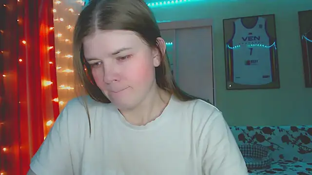 Snapshot of Klementa chatting on November 2025 06:31:02 PM Klementa online show from November 2025 06:31:02 PM