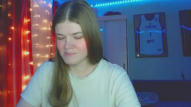 Snapshot of Klementa chatting on November 2025 07:13:01 PM Klementa online show from November 2025 07:13:01 PM