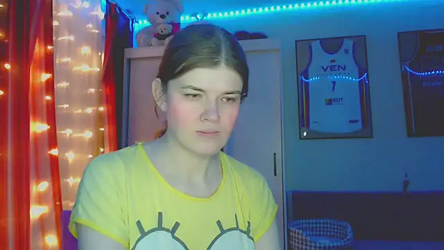 Snapshot of Klementa chatting on November 2025 06:52:01 PM Klementa online show from November 2025 06:52:01 PM