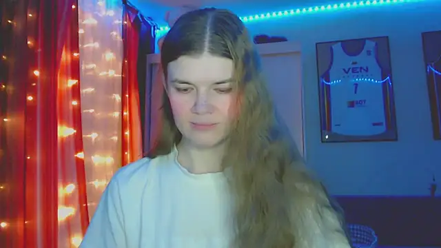 Snapshot of Klementa chatting on November 2025 06:31:02 PM Klementa online show from November 2025 06:31:02 PM