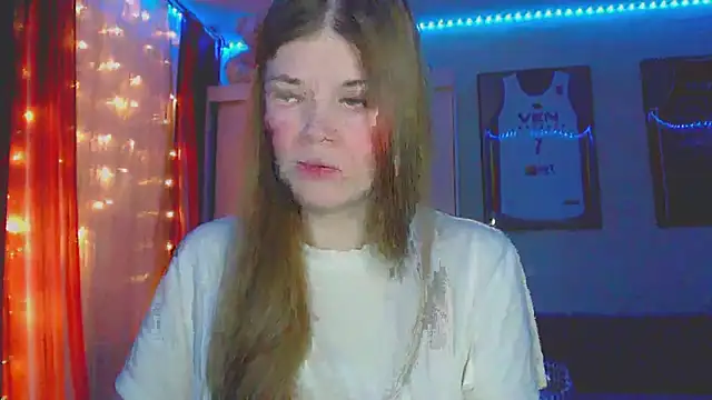 Snapshot of Klementa chatting on November 2025 07:38:01 PM Klementa online show from November 2025 07:38:01 PM