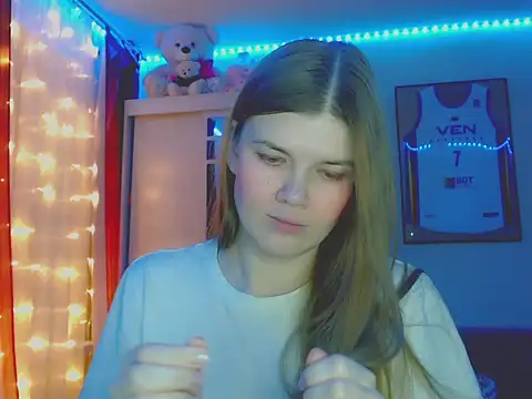 Snapshot of Klementa chatting on November 2025 06:45:02 PM Klementa online show from November 2025 06:45:02 PM