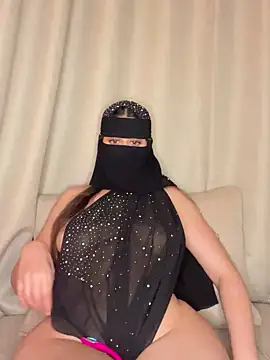 Snapshot of arabiaAna chatting on December 2025 11:35:02 PM arabiaAna online show from December 2025 11:35:02 PM