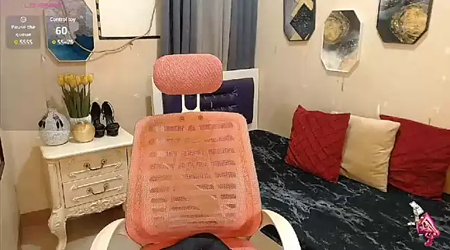 Snapshot of BedtimeMistress chatting on December 2024 09:17:01 AM BedtimeMistress online show from December 2024 09:17:01 AM