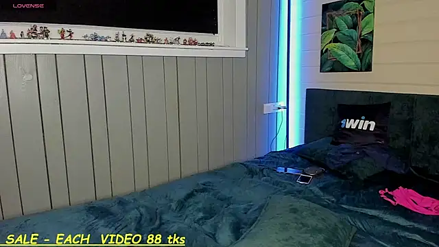 Snapshot of SandyChris chatting on February 2025 07:35:01 AM SandyChris online show from February 2025 07:35:01 AM