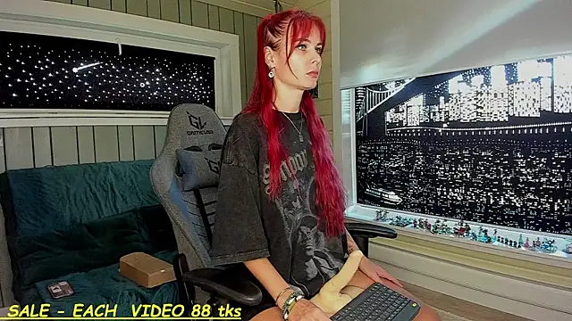 Snapshot of SandyChris chatting on September 2025 10:16:02 AM SandyChris online show from September 2025 10:16:02 AM