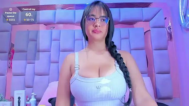 Snapshot of violeta_sexx_ chatting on November 2025 04:57:02 AM violeta sexx online show from November 2025 04:57:02 AM