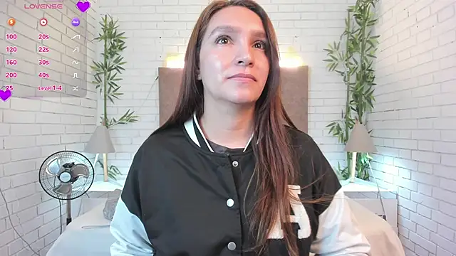 Snapshot of miataylorr1 chatting on February 2025 11:53:01 AM miataylorr1 online show from February 2025 11:53:01 AM